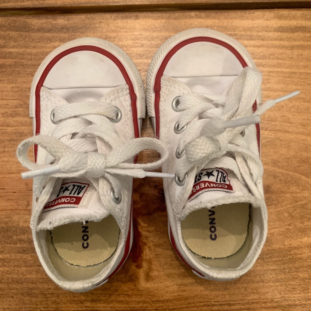Toddler white size 4 converse
